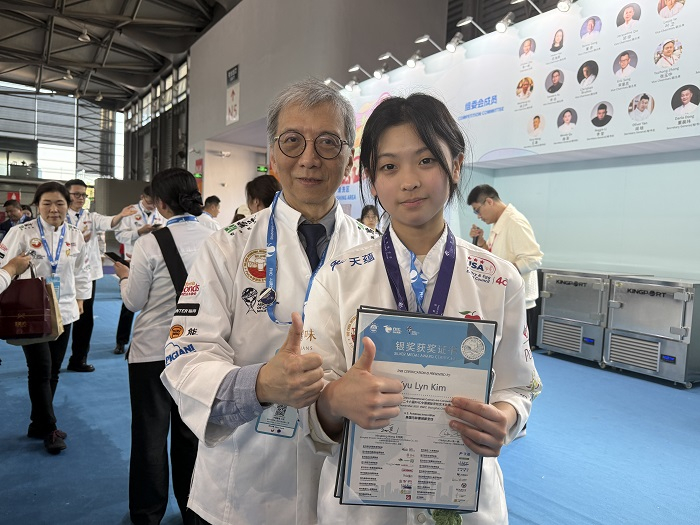 [With Kenny Kong, the living legend of the world's culinary scene]