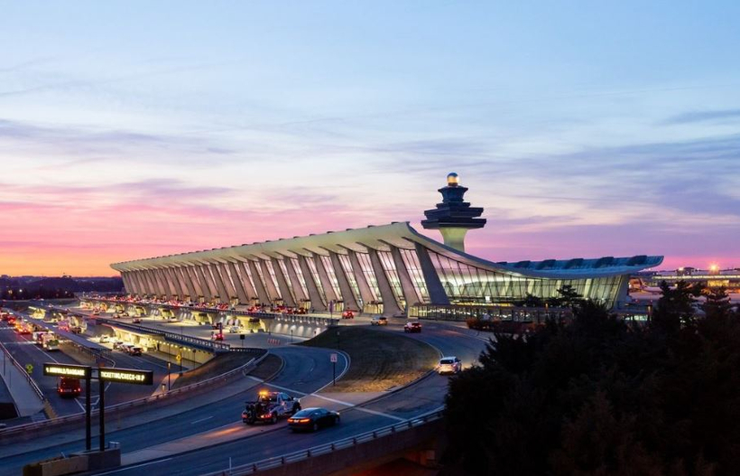 트럼프 대통령, 덜레스공항 재건축 의사를 밝혔다.