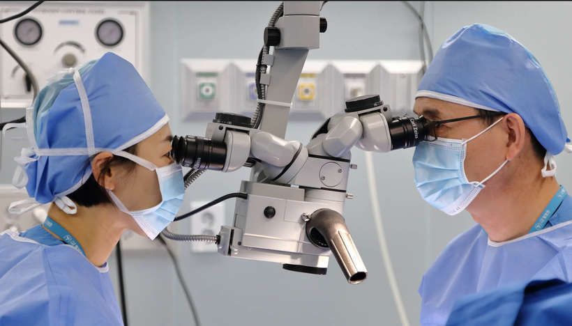세계 최고 수준의 K-의료를 선도하는 의료진의 시술 모습.
