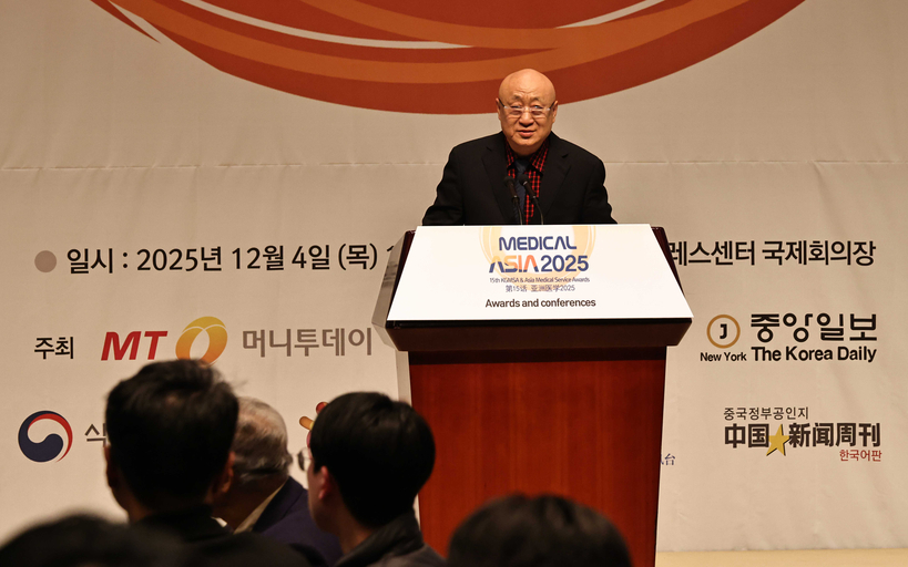 [사진 4/ 아시아 의료교류 확대 약속] 스쥔펑 아시아의료교류촉진협회장은 “수상 병원의 글로벌 마케팅을 적극 지원하고, 중국을 비롯한 아시아 각국과의 의료 교류를 강화하겠다”고 밝혔다. [사진 메디컬아시아운영위원회]