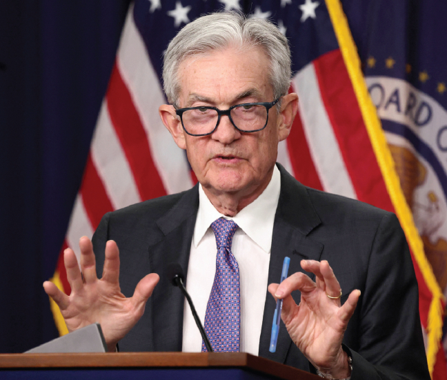 제롬 파월 연방준비제도(Fed) 의장이 10일 연방공개시장위원회(FOMC)의 금리인하 결정 직후 기자회견을 하고 있다. [로이터]