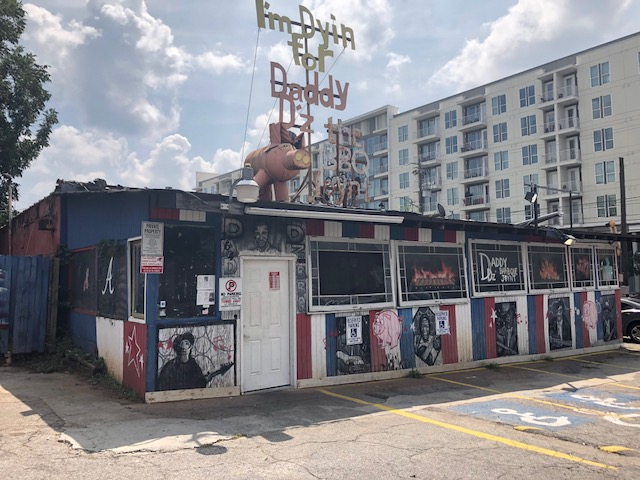 최근 폐업한 대디 BBQ. 