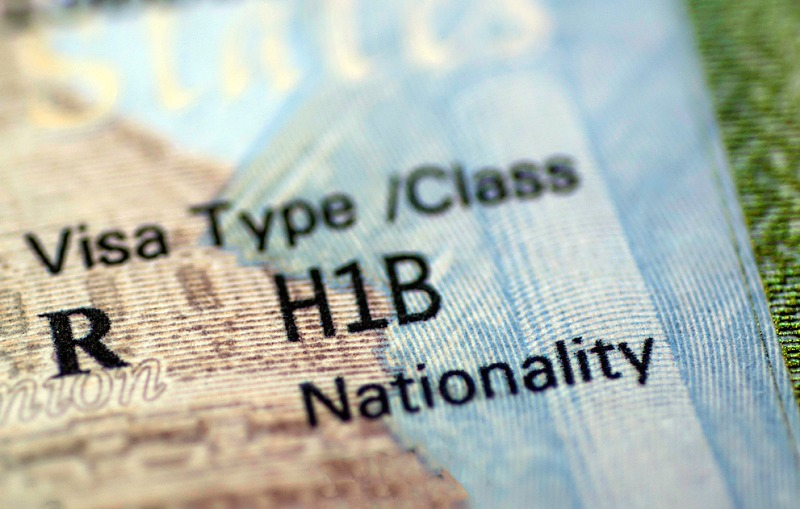 H1B 비자 스탬프. shutterstock
