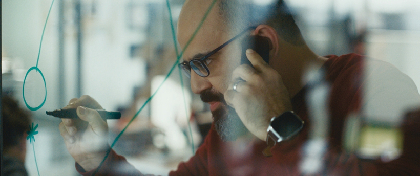 ‘힌드 라잡의 목소리’는 2024년 가자지구에서 군사 공격 후 차 안에 갇힌 6살 소녀의 목소리를 통해 전쟁으로 인한 참상을 그린 가슴 아픈 다큐드라마다. [Willa]