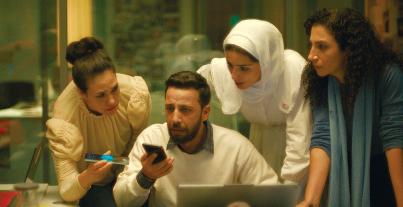 2025년 공개된 다큐멘터리 계열 영화 가운데 평단의 집중된 주목을 받았고, 골든글로브 외국어영화상 부문에 노미네이트됐다. [Willa]