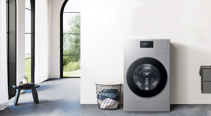 '하이트론스(Hitrons)'는 새해를 맞아 1월 한 달 동안 삼성전자의 최신 가전제품을 구매하는 고객에게 무료 배송 및 설치 등의 혜택을 제공하는 프로모션을 진행한다. 사진은 삼성 'AI 콤보(Bespoke AI Laundry Combo)' 제품. [사진 하이트론스]