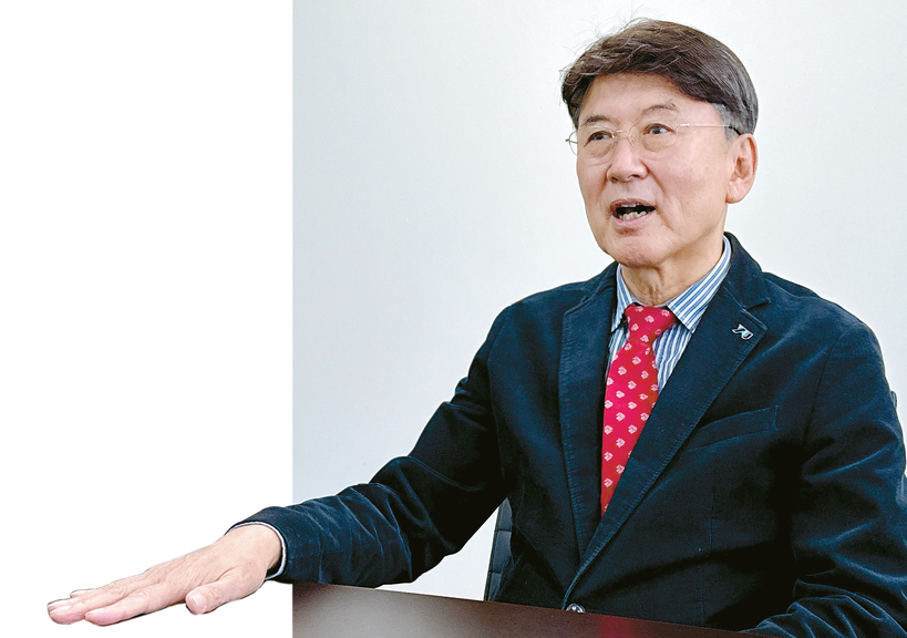 최외출 총장이 영남대의 교육방향을 설명하고 있다. 정윤재 기자