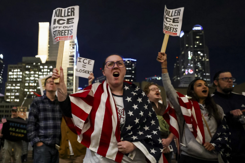 달라스 시청 앞 시위.