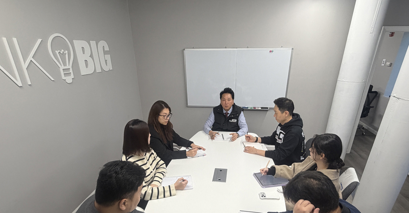 JG그룹 송석준 대표와 각 부문장들 안전 점검 회의. [사진 JG트래블그룹]