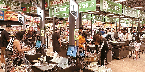 아태계 소비자들이 생활비, 물가 상승에 대한 우려가 더 큰 것으로 나타났다. 어바인 지역 한 아시안마켓 모습. 박낙희 기자 