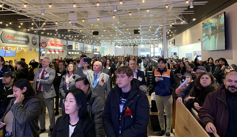 29일 오전 10시 열린 H마트 샴버그 2호점 그랜드 오픈 행사 참석자들. 