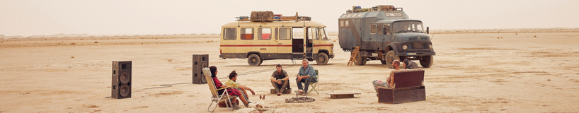 로드 드라마처럼 보이는 영화의 중심에는 모로코 사막에서 벌어지는 불법 레이브 파티가 있다. 이민자, 국경과 이동의 문제들이 다루어진다. [Neon]