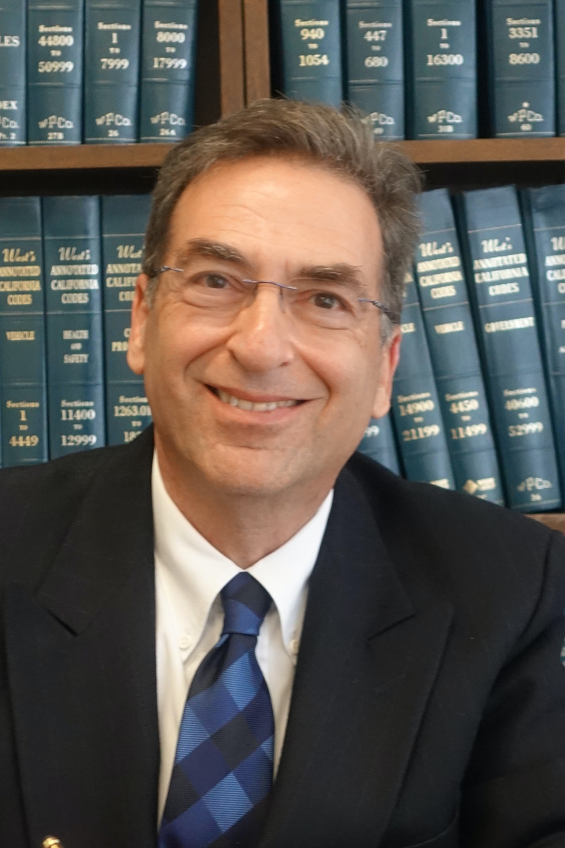 우리 교통사고 변호사에 합류한 제리 카프만 변호사(오른쪽)와 공동 설립 파트너인 페라리 변호사.