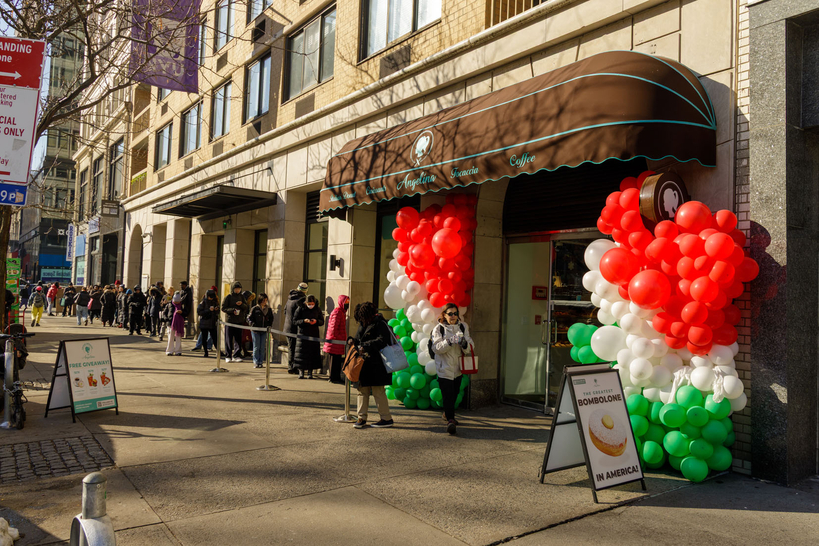 안젤리나 베이커리가 뉴욕에서 가장 활기 넘치는 지역 중 하나인 유니언 스퀘어 공원 인근에 유니온 스퀘어점을 오픈해, 고객들이 특유의 이탈리아 전통과 현대적인 뉴욕의 에너지가 조화롭게 어우러진 맛을 만날 수 있게 됐다. [사진 안젤리나 베이커리] 