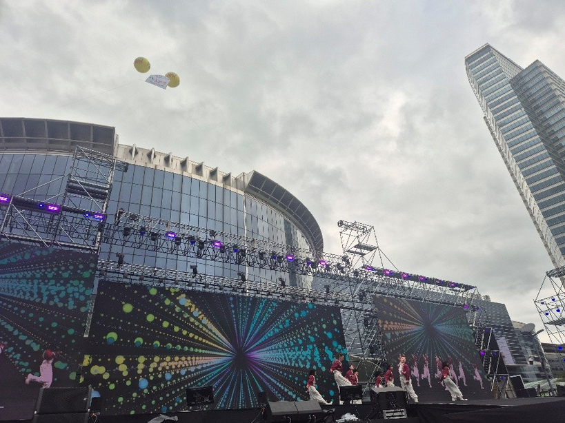 [코엑스 앞에서 춤추는 KPOP 외국 댄서]