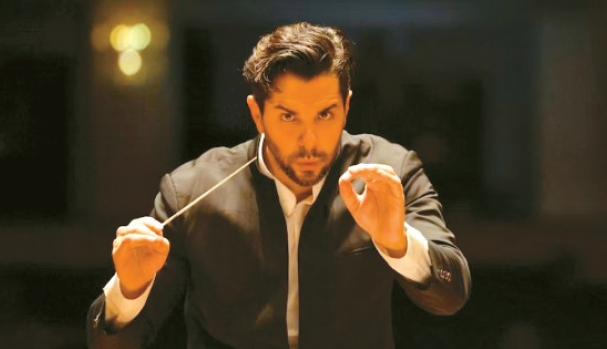 2026~27시즌 신임 신인 음악감독 ‘도밍고 힌도얀’. [LA오페라 제공]