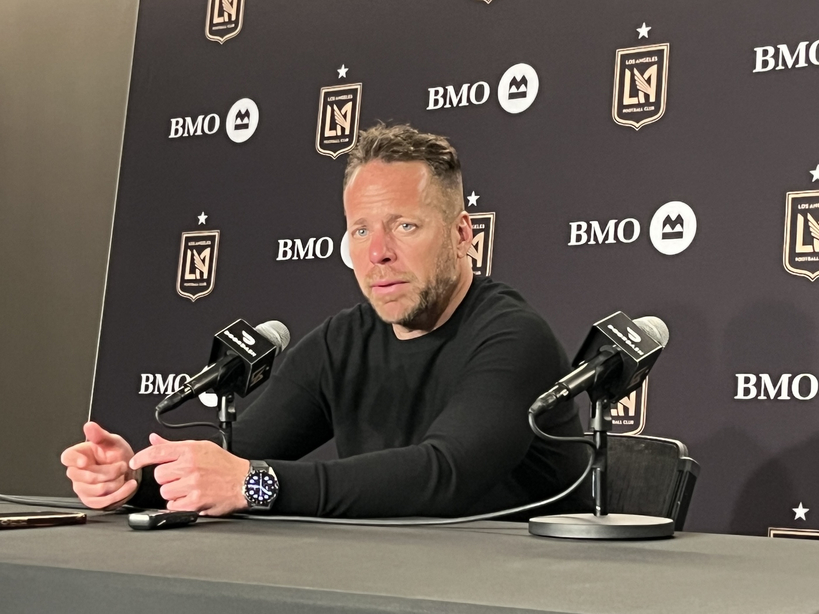 마크 도스 산토스 LAFC 감독이 7일 BMO 스타디움에서 FC 댈러스와의 경기 후 기자회견에서 발언 중이다. 