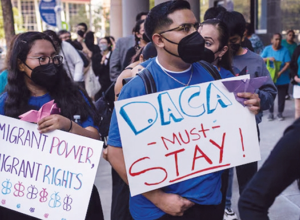 DACA 보호를 외치는 시위대. [로이터]