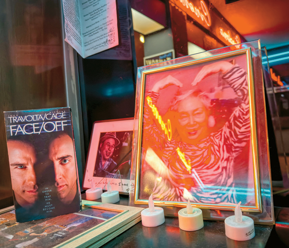 극장 로비 한쪽에는 고 김주명씨의 사진이 놓여 있다.