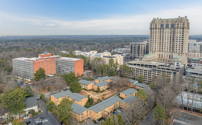 벅헤드의 파르 코트(Pharr Court) 콘도미니엄 [AVP 제공]