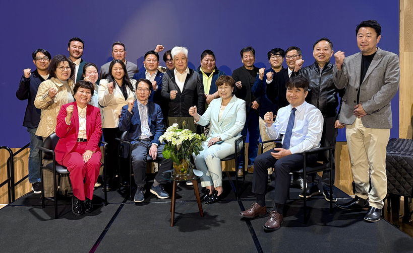 옥타 회원들이 14일 세미나 후 기념사진을 찍었다. 