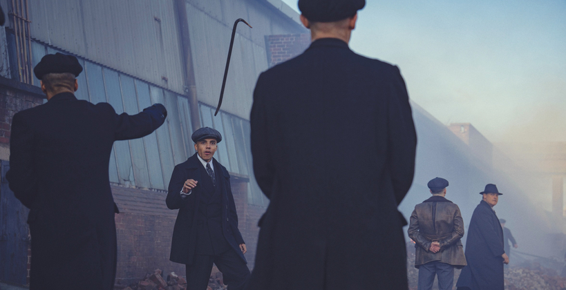 넷플릭스를 타고 전 세계적인 현상이 된 드라마 ‘피키 블라인더스’가 영화로 제작되어 그 거대한 신화의 마침표를 찍는다. [Netflix] 