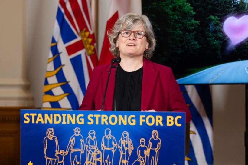 조시 오스본 보건부 장관이 1일 기자회견을 하고 있다. [사진=Province of British Columbia] 