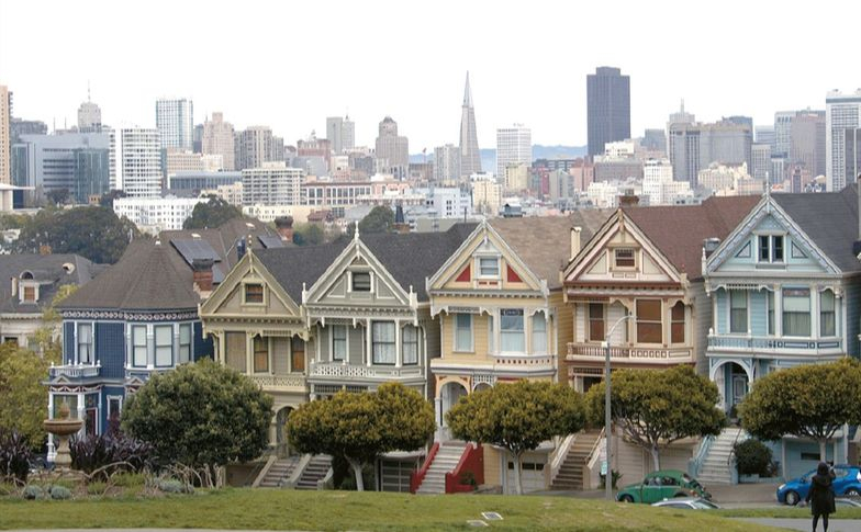 AI 산업 호황에 주거 수요가 몰리면서 샌프란시스코의 집값이 급등했다. 알라모 스퀘어에서 바라본 샌프란시스코 도시 전경.      박낙희 기자