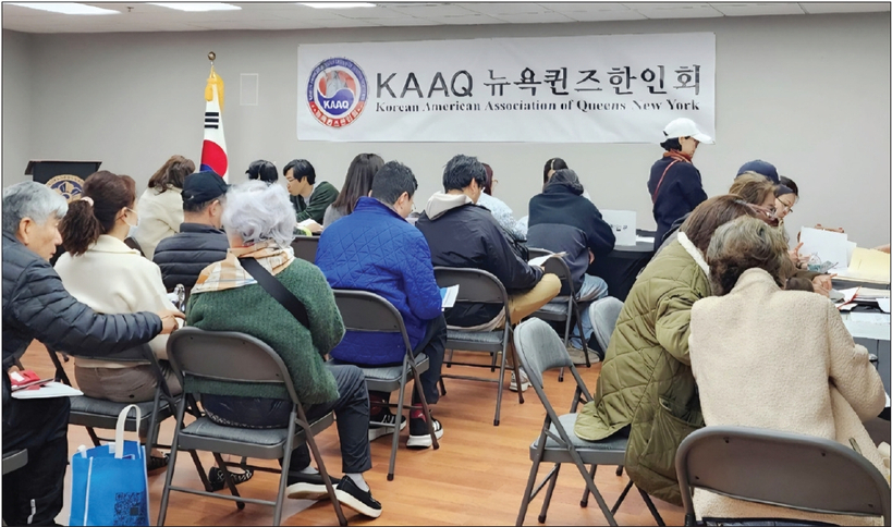 퀸즈한인회는 지난 9일 플러싱 퀸즈한인회관에서 뉴욕총영사관과 함께 4월 순회영사 서비스를 실시했다. 이날 현장에선 가족관계증명서 발급 37건, 국적상실 신고 17건, 병역 관련 업무 6건, 여권 업무 25건이 처리됐으며, 재외국민 비자 및 기타 영사 업무 상담도 총 29건 진행됐다.                    [퀸즈한인회]