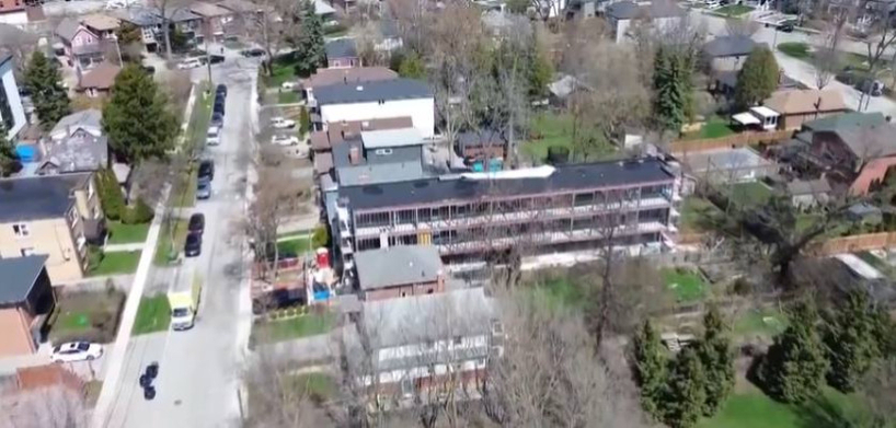 [현재 공사중인 미미코 멀티플렉스. Unsplash @Neil Soni]