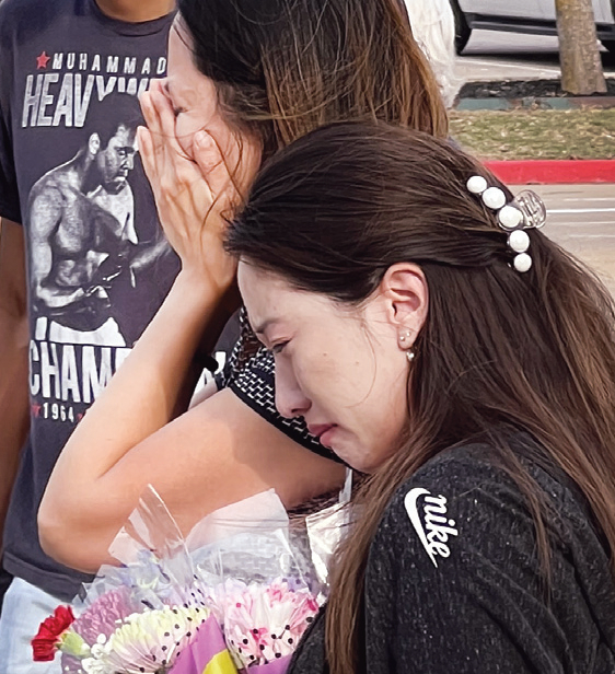2023년 총기 난사 사건이 발생한 앨런 아웃렛 추모 현장. 장열 기자