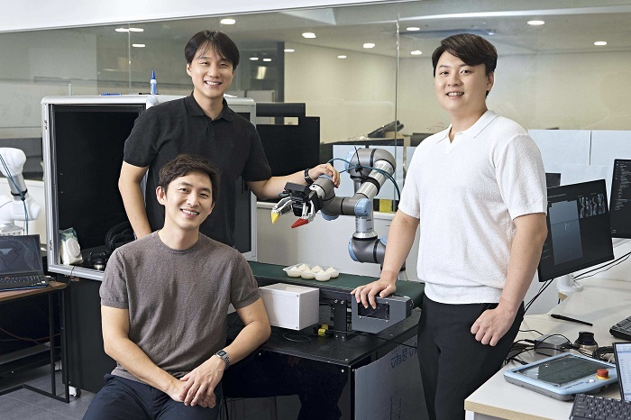 CarbonSix Co-founders (Clockwise from top left: Je-hyeok Kim, CHO; H.J. Terry Suh, CTO; Tae-yeon Terry Moon, CEO) ⓒCarbonSix