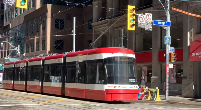 [출처: Youtube @Visit Toronto 캡처]