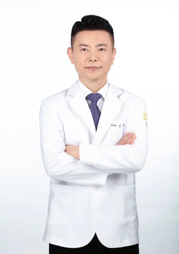 [신동진 SC301의원 원장(성형외과 피부과 진료)]