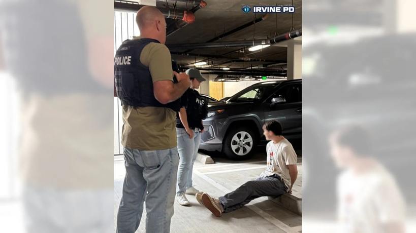 어바인 경찰이 테슬라 차량 13대를 연쇄적으로 훼손한 혐의를 받는 맥스 세바스천 솔로몬(25)을 체포하고 있다. [어바인 경찰국]