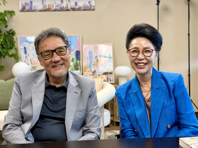 미션아가페 떠나는 제임스 송 회장과 이은자 차기 회장. 