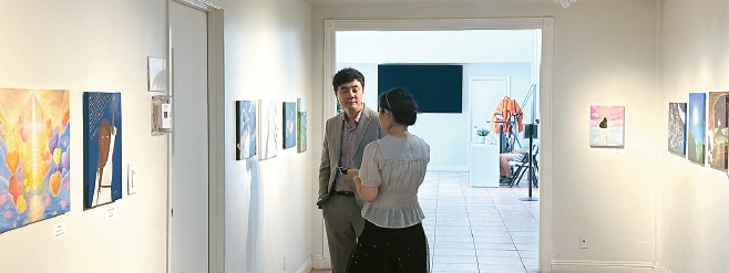 신앙적 미술작품 전시회 '리-크리에이션'이 오는 31일까지 한빛교회 본당에서 열린다. 사진은 전시회 내부의 일부 모습 [민숙현 작가 제공]