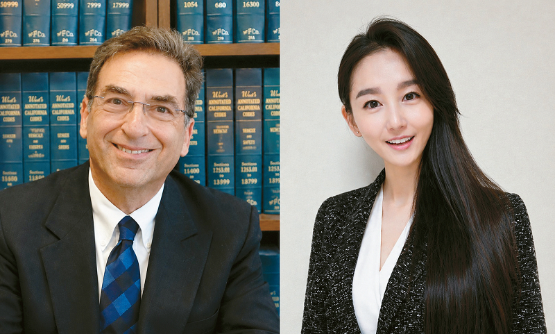 우리 교통사고 변호사의 공동 설립 파트너인 제리 카프만(왼쪽) 변호사와 페라리 변호사.