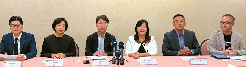 지난 17일 가주한인건설협회가 오는 26일 열리는 ADU 세미나에 관해 설명하는 기자회견을 개최했다. 왼쪽부터 마크 정, 앤젤라 이 이사, 크리스 이 회장, 세라 황, 박재현, 찰스 최 이사. 