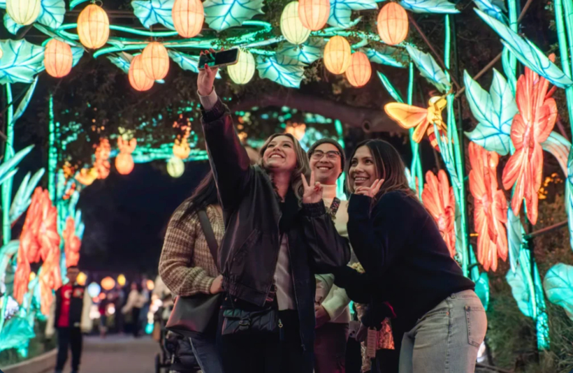 연말 행사인 ‘LA 주 라이트(L.A. Zoo Lights)’의 모습. [웹사이트 캡처]