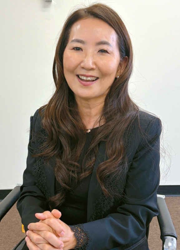 제니 김 이사.