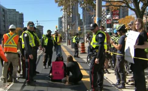[사진출처:Youtube @CP24]