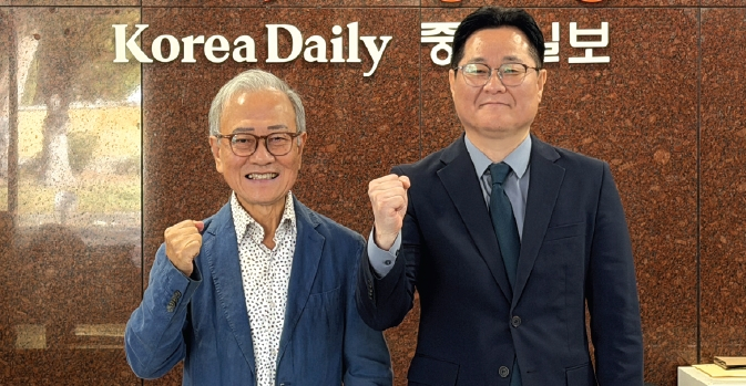 지난 19일 본지와의 인터뷰를 마친 뒤 하이젠 임철호(왼쪽) 대표와 제이엠헬스 정명훈 이사가 함께 자리했다.