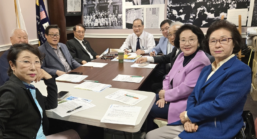 이승만건국대통령기념사업회 뉴욕지회(회장 노기송 목사)는 지난달 30일(토) 사업회 사무실에서 임원회의를 열었다. 이날 회의에서는 오는 9월 25일 베이사이드 클리어뷰 골프장에서 열릴 제11차 이승만 우남 장학금 후원 골프대회 준비 안건이 논의·의결됐다.  [이승만건국대통령기념사업회 뉴욕지회]