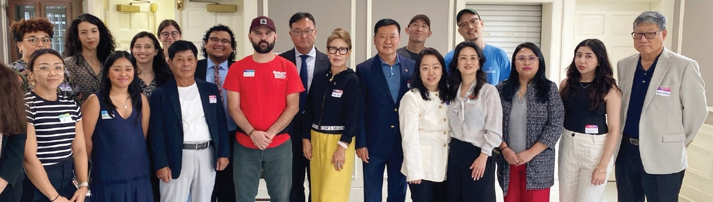 이민자 인권·노동 단체, 지역사회 기반 단체들이 8일 조지아주 사바나에서 기자회견을 열고, 이민세관단속국(ICE)이 조지아주 현대차·LG에너지솔루션 합작 배터리 공장을 급습한 것을 규탄하고 피해자들에 대한 즉각적인 지원을 촉구했다.  [Migrant Equity SouthEast]