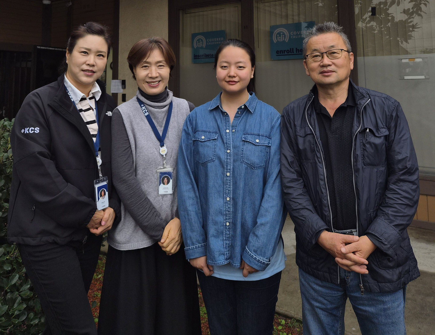 시민권 신청 무료 지원 이벤트를 준비 중인 KCS 스태프. 맨 왼쪽부터 김문경, 함자혜, 권제희 봉사자, 김광호 디렉터. [KCS 제공]