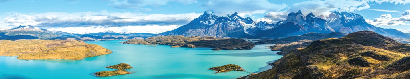 토레스 델 파이네 국립공원은 내셔널지오그래픽이 ‘지구에서 가장 아름다운 곳’으로 선정한 파타고니아의 핵심 명소다. 이곳을 빼고 떠나는 여행은 껍데기만 스치는 격이라는 말이 나올 만큼 상징적인 장소로, 웅장한 봉우리를 마주하면 ‘눈도장만 찍고 가는 건 창조주에 대한 예의가 아니다’는 말이 절로 나온다. 