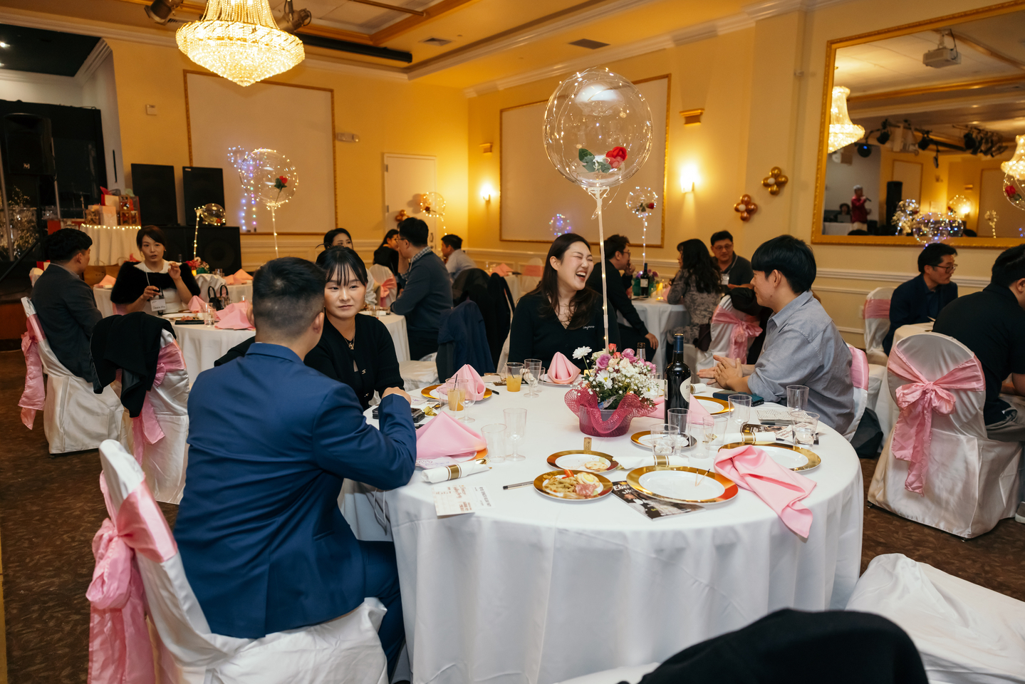 싱글 남녀들이 좋은 배우자를 만날 수 있도록 지원하고 있는 '에베니저 매칭'는 지난 6일 뉴저지주 팰팍 파인플라자에서 100여 명의 싱글들이 참석한 가운데 매칭 파티를 성황리에 개최했다. [사진 에베니저 매칭]