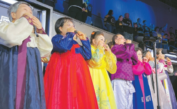 지난 3월 하모니카반 공연 모습.