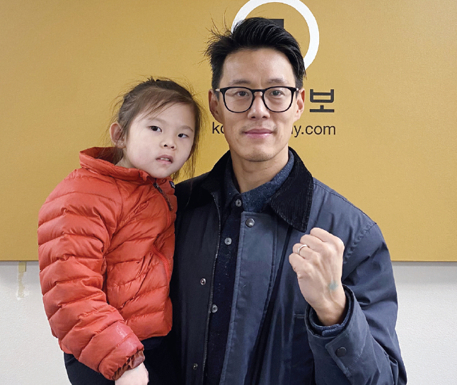 연방하원 뉴욕 6선거구에 도전장을 내민 척 박(한국이름 박영철) 민주당 예비 후보가 29일 뉴욕중앙일보를 방문해 한인 유권자들의 지지를 호소했다.